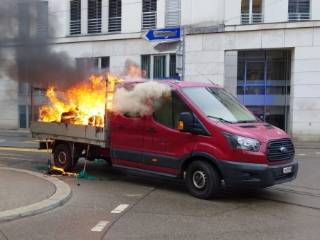 Feuer auf Ladefl&auml;che